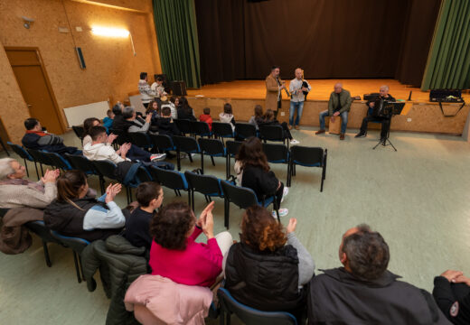 O Concello de San Sadurniño e o saxofonista Xoán Leis presentan na Casa da Cultura a nova escola de música moderna que botará a andar en xaneiro